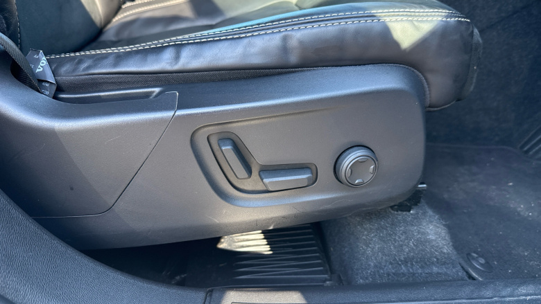 Volvo Xc40 1.5 T5 Recharge PHEV R DESIGN Pro 5dr Auto Estate